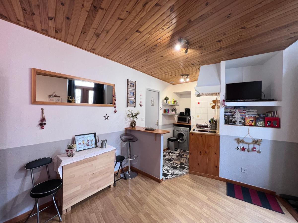 L'Astazou "Pret Gracieux Du Materiel De Ski" Au Studio Luz-Saint-Sauveur Exterior photo