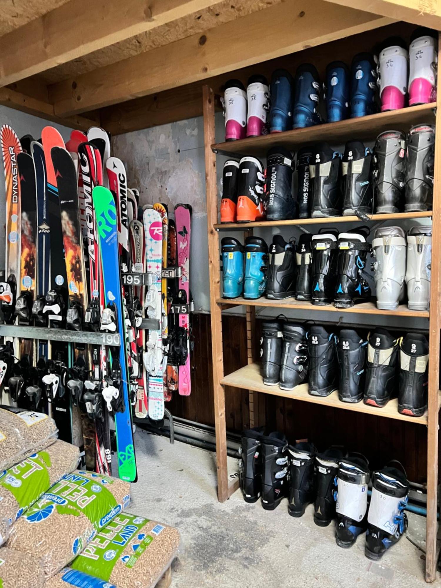 L'Astazou "Pret Gracieux Du Materiel De Ski" Au Studio Luz-Saint-Sauveur Exterior photo